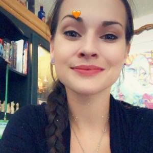 Meet your Posher, Caitlin